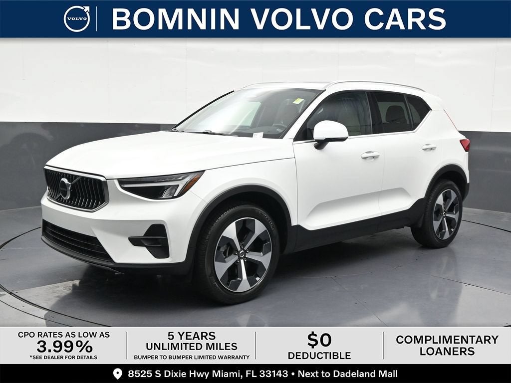 2023 Volvo XC40 Plus Bright Theme