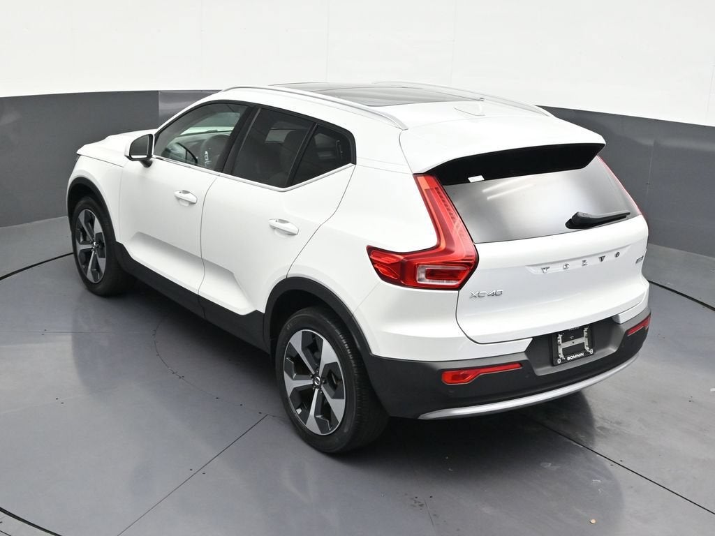 2023 Volvo XC40 Plus Bright Theme