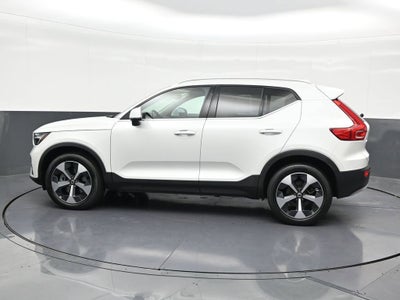 2023 Volvo XC40 Plus Bright Theme