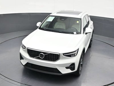 2023 Volvo XC40 Plus Bright Theme