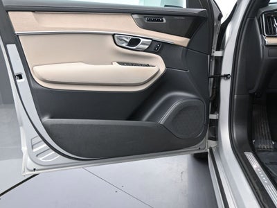 2025 Volvo XC90 Plus