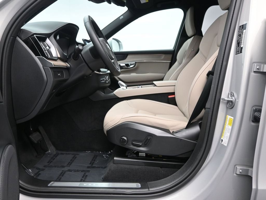 2025 Volvo XC90 Plus