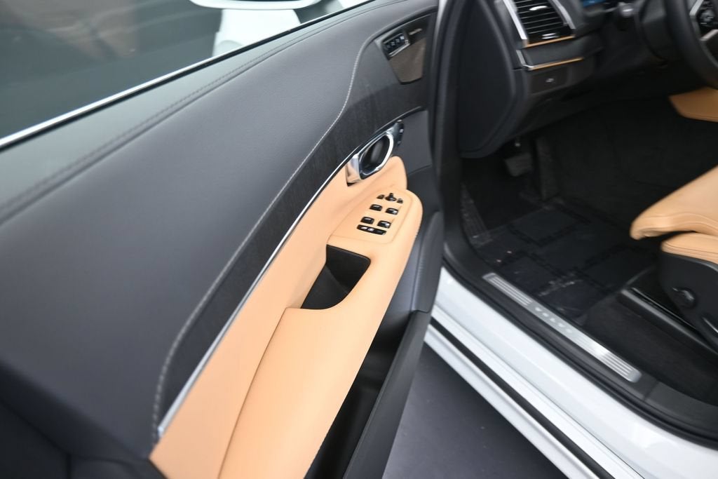2025 Volvo XC90 B5 Ultra
