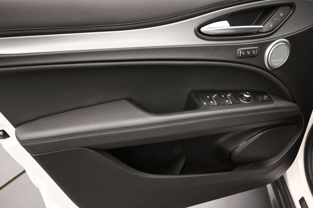 2024 Alfa Romeo Stelvio Ti