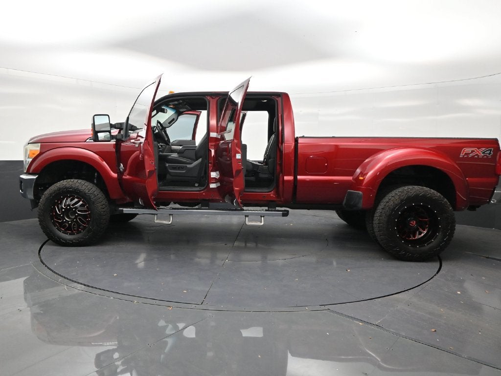 2015 Ford Super Duty F-350 DRW Lariat