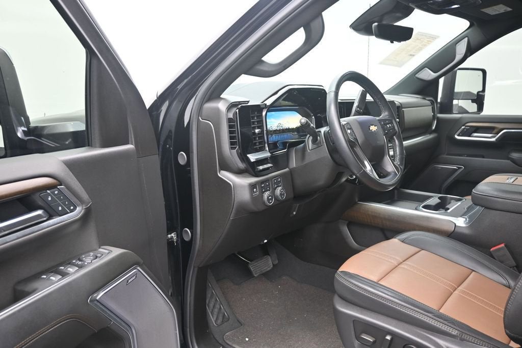 2025 Chevrolet Silverado 3500 HD High Country DRW