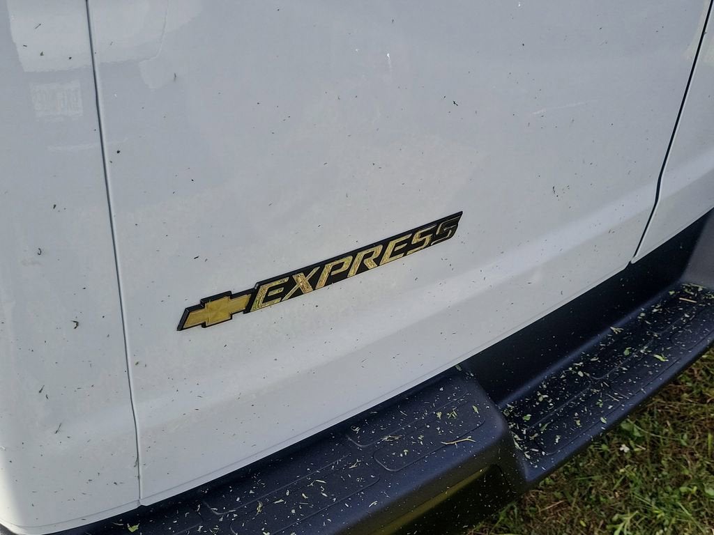 2025 Chevrolet Express Cargo 2500 WT