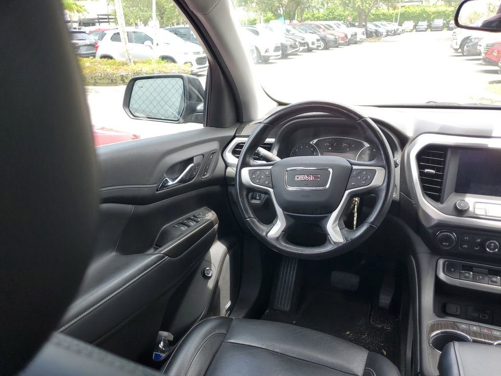 2022 GMC Acadia SLT
