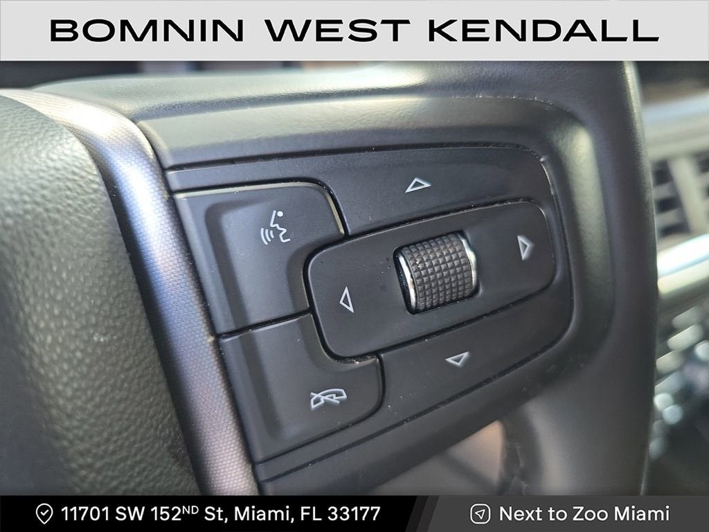 2023 GMC Yukon XL SLT