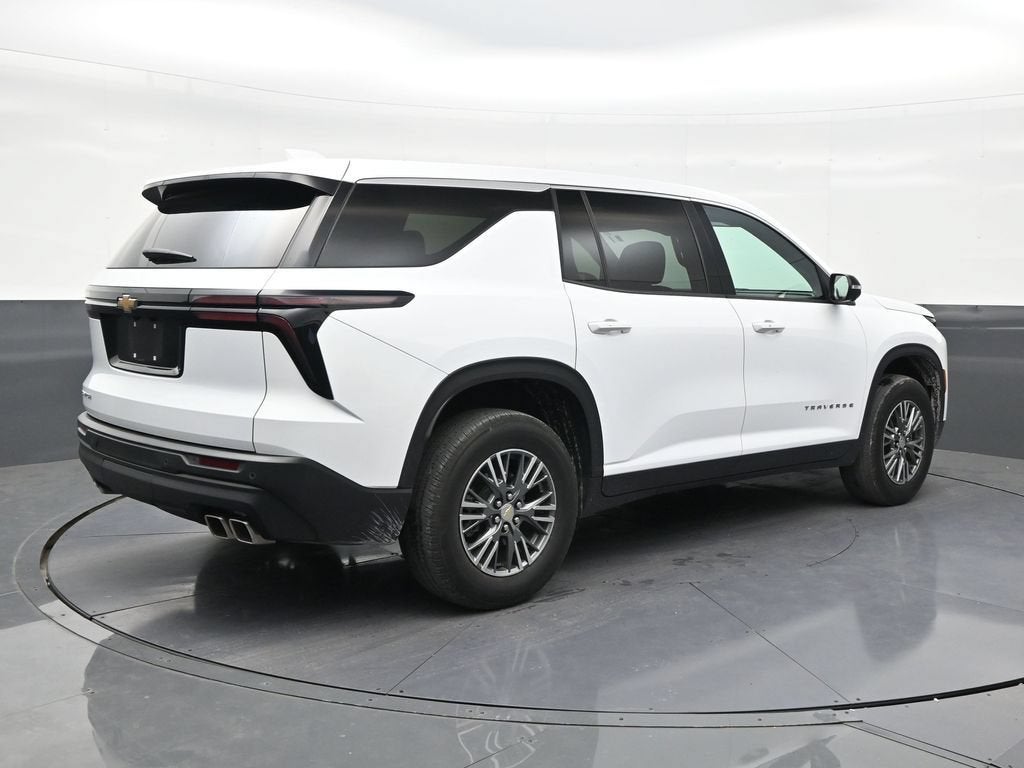 2024 Chevrolet Traverse LS