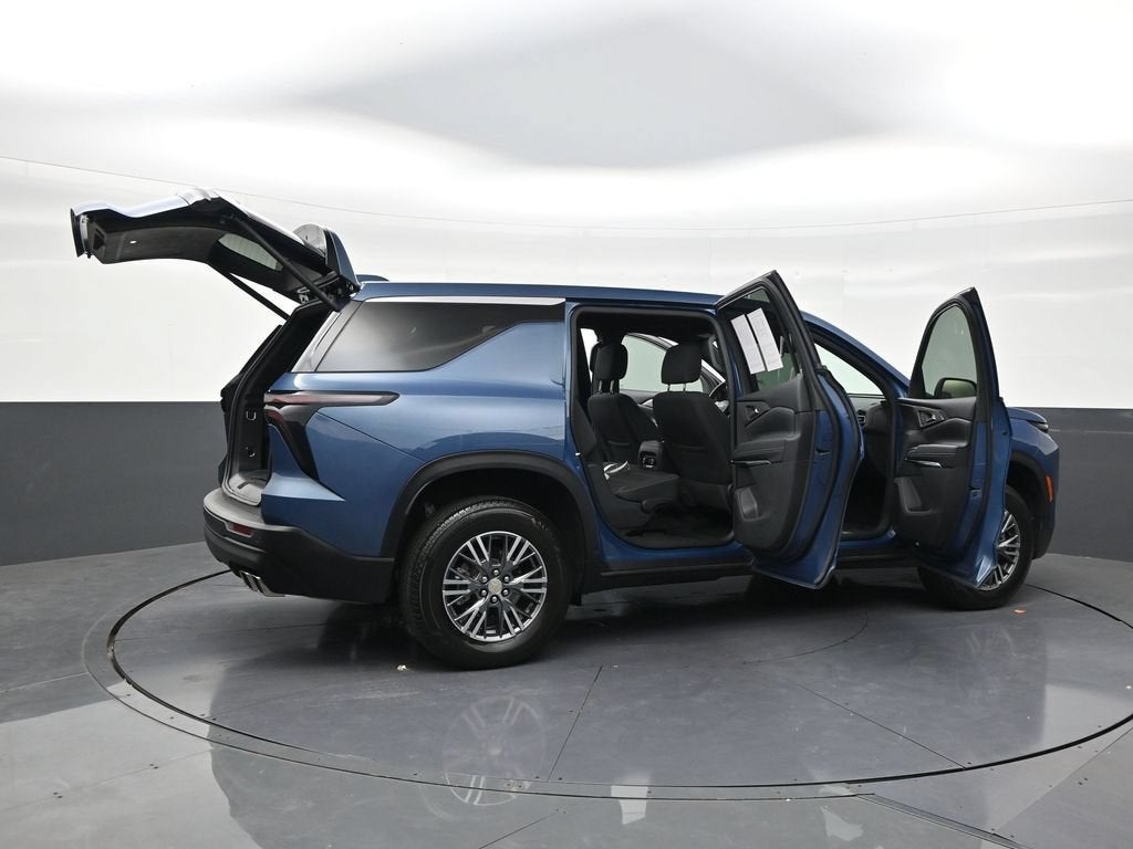 2024 Chevrolet Traverse LS