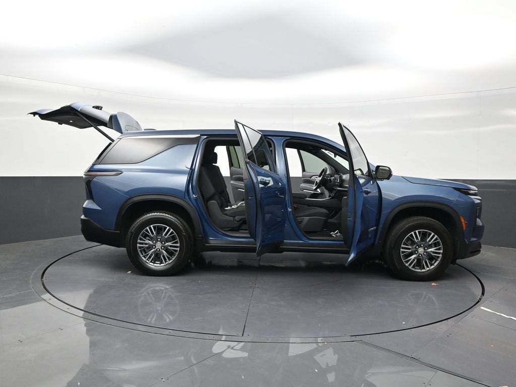 2024 Chevrolet Traverse LS