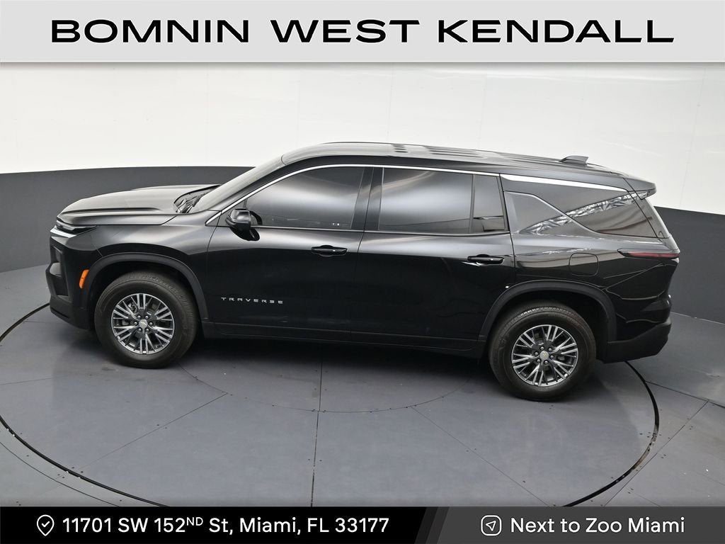 2024 Chevrolet Traverse LS
