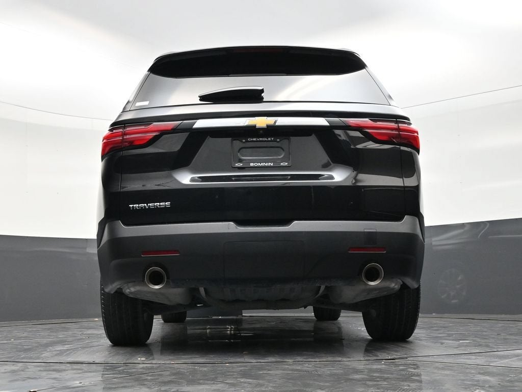 2022 Chevrolet Traverse LS