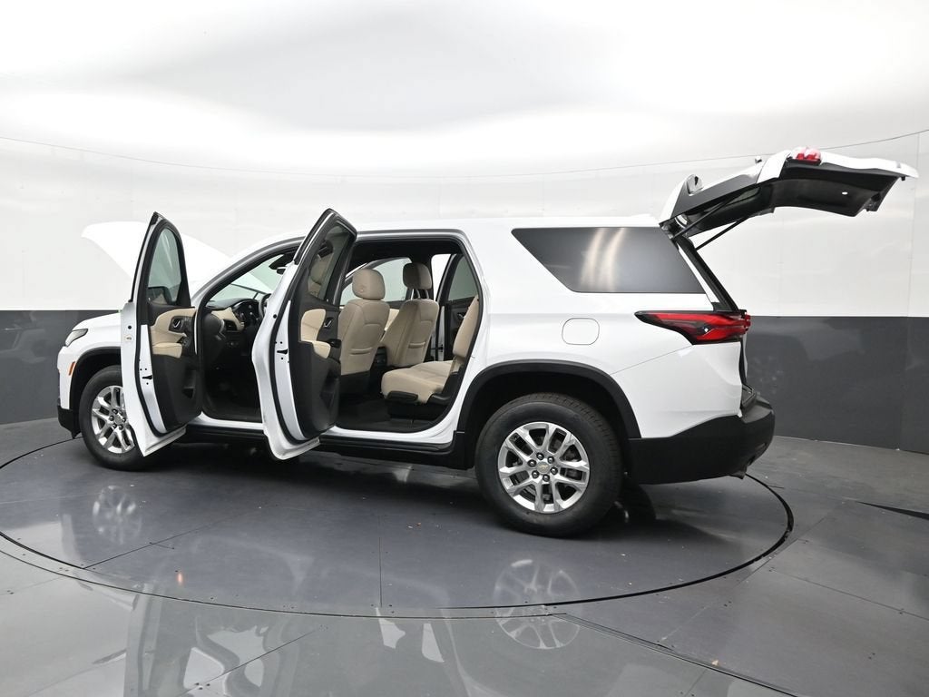 2023 Chevrolet Traverse LS
