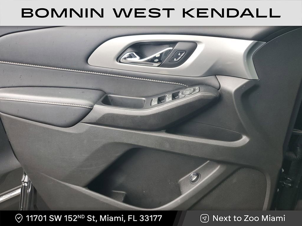 2022 Chevrolet Traverse LT Leather