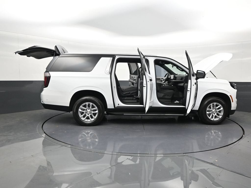 2025 Chevrolet Suburban LS