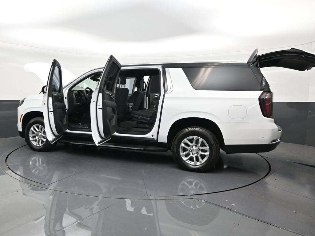 2025 Chevrolet Suburban LS