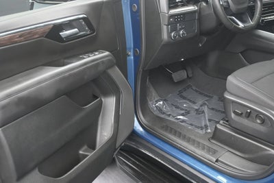 2025 Chevrolet Suburban LS
