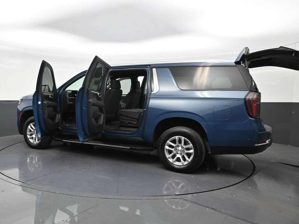 2025 Chevrolet Suburban LS