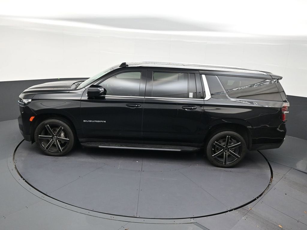 2023 Chevrolet Suburban LT