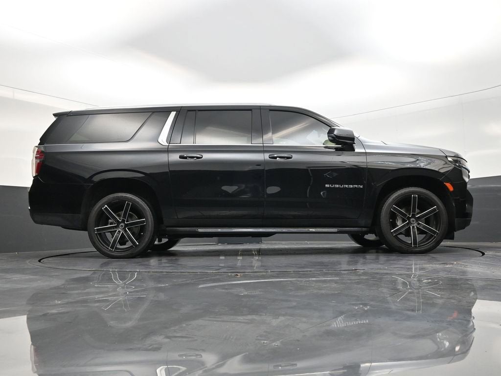 2023 Chevrolet Suburban LT