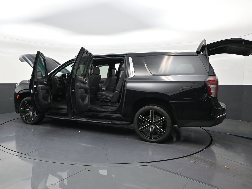 2023 Chevrolet Suburban LT
