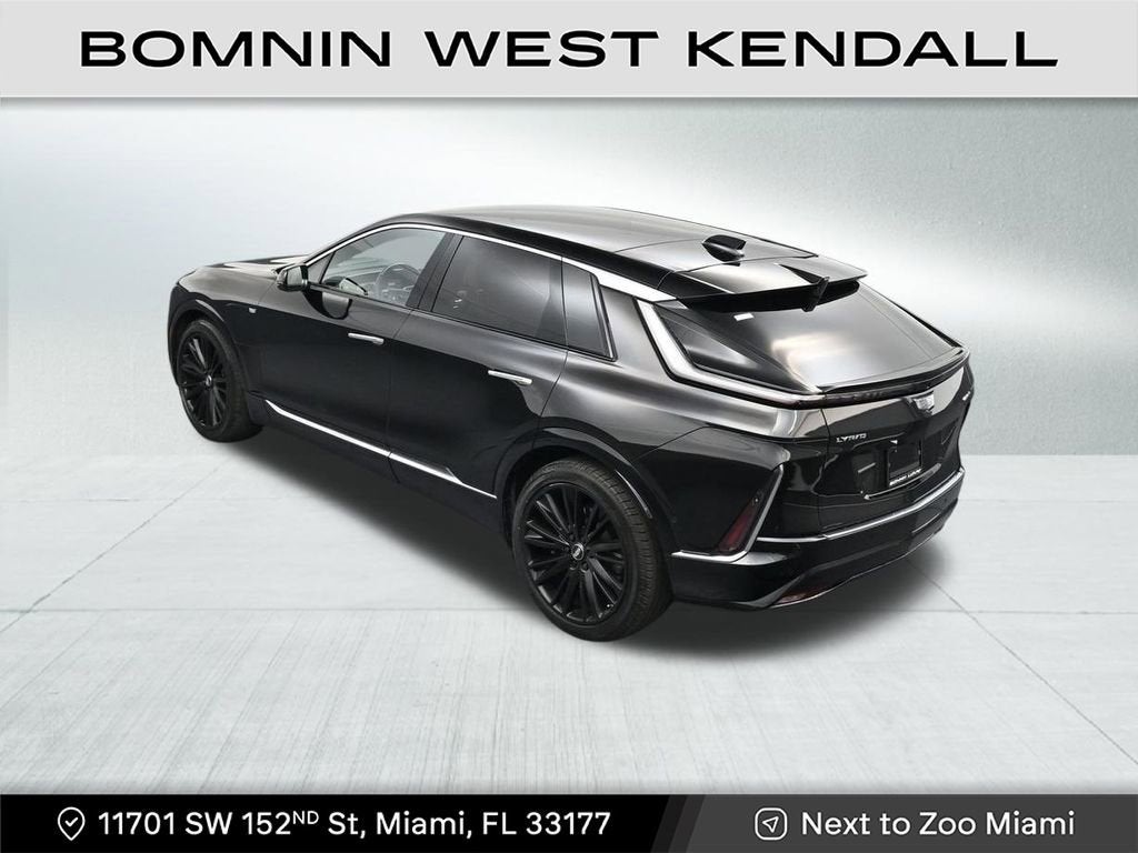 2025 Cadillac LYRIQ Luxury 2