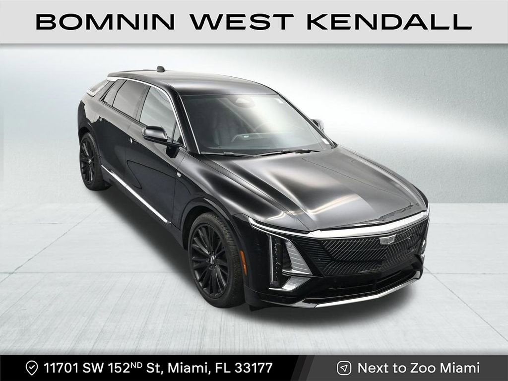 2025 Cadillac LYRIQ Luxury 2