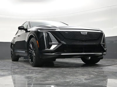 2025 Cadillac LYRIQ Luxury 2