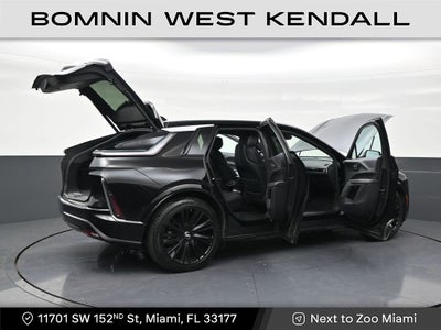 2025 Cadillac LYRIQ Luxury 2