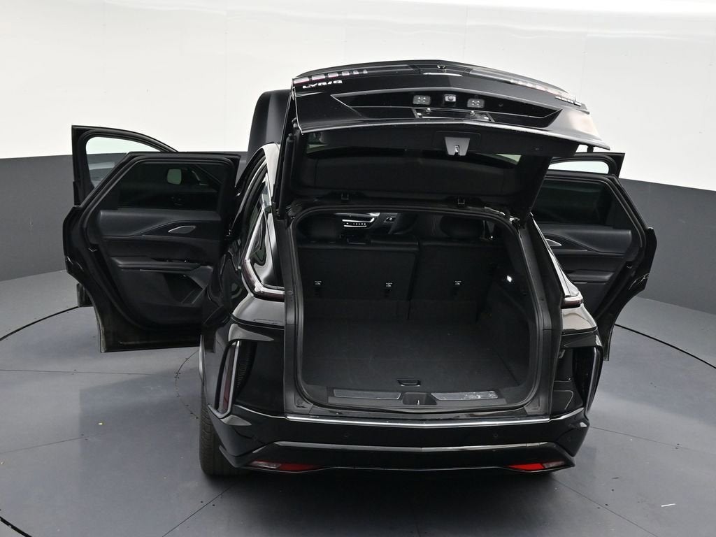 2025 Cadillac LYRIQ Luxury 2