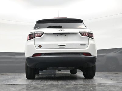 2022 Jeep Compass Latitude FWD