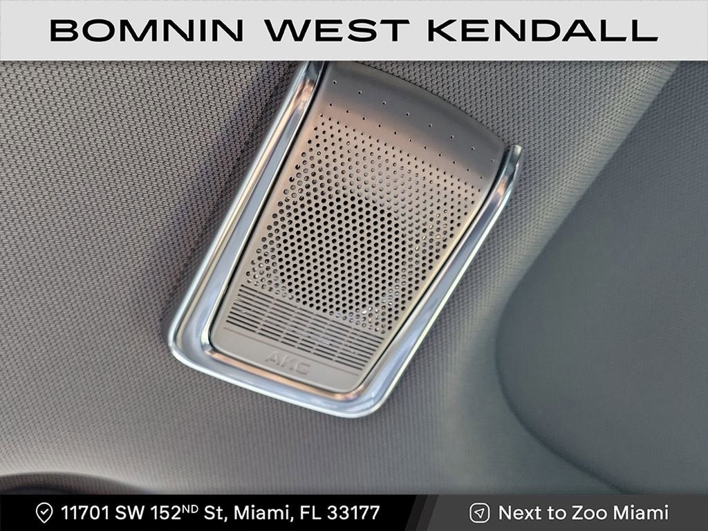 2025 Cadillac OPTIQ Luxury 1