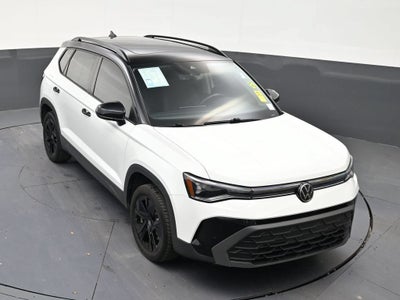 2025 Volkswagen Taos SE Black
