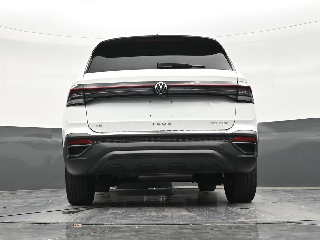 2025 Volkswagen Taos SE Black