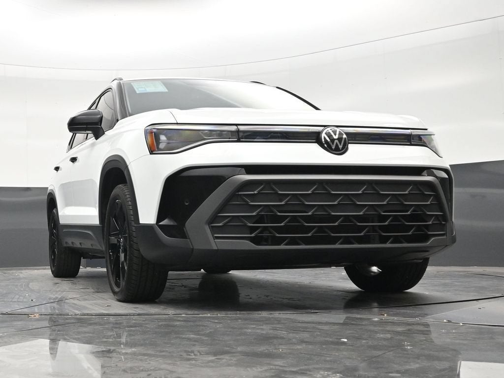 2025 Volkswagen Taos SE Black