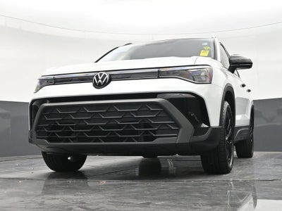 2025 Volkswagen Taos SE Black
