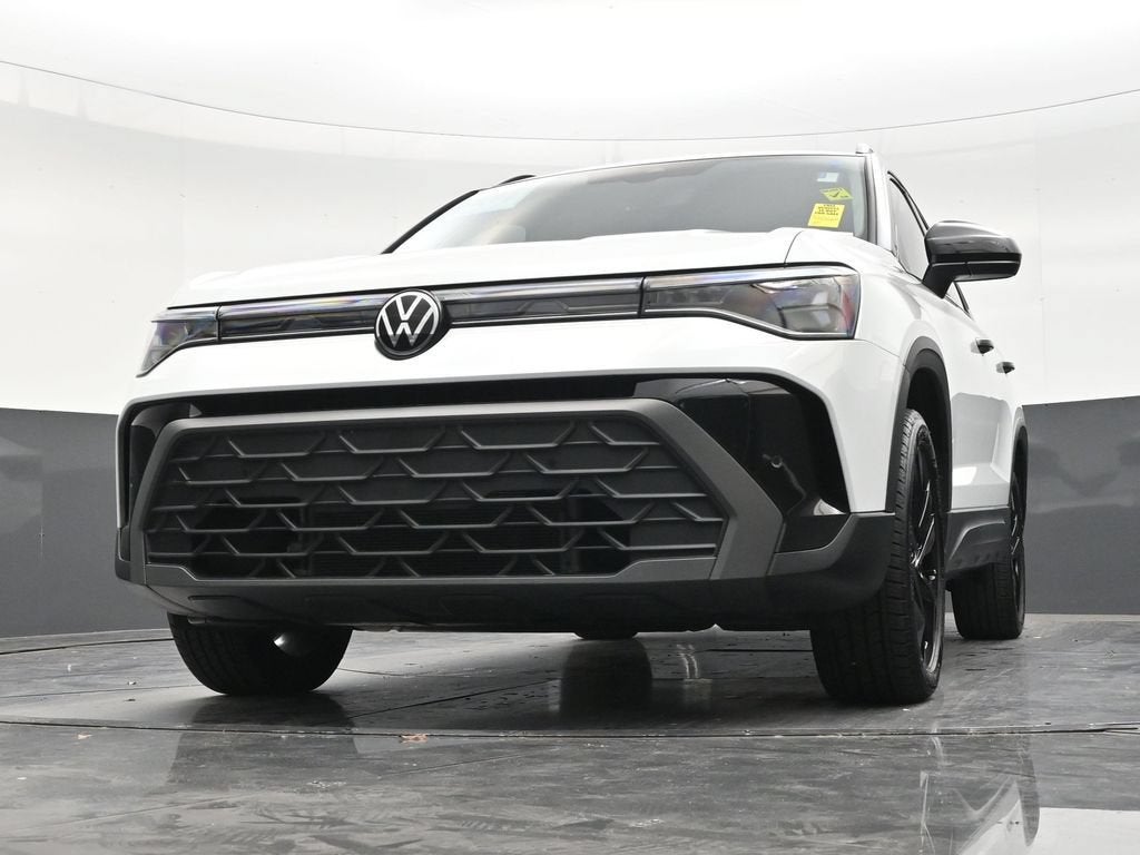 2025 Volkswagen Taos SE Black