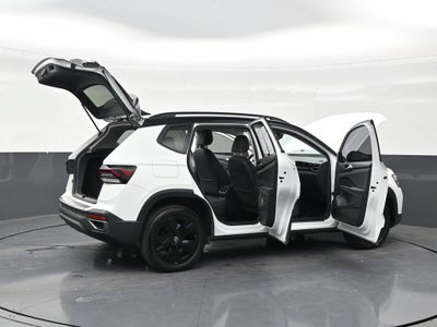 2025 Volkswagen Taos SE Black