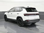 2025 Volkswagen Taos SE Black