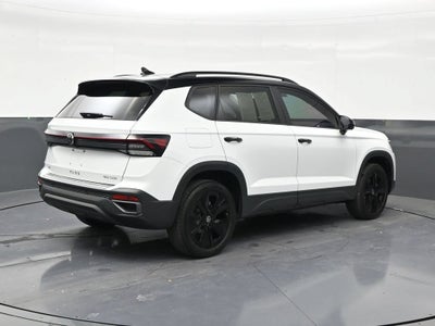 2025 Volkswagen Taos SE Black