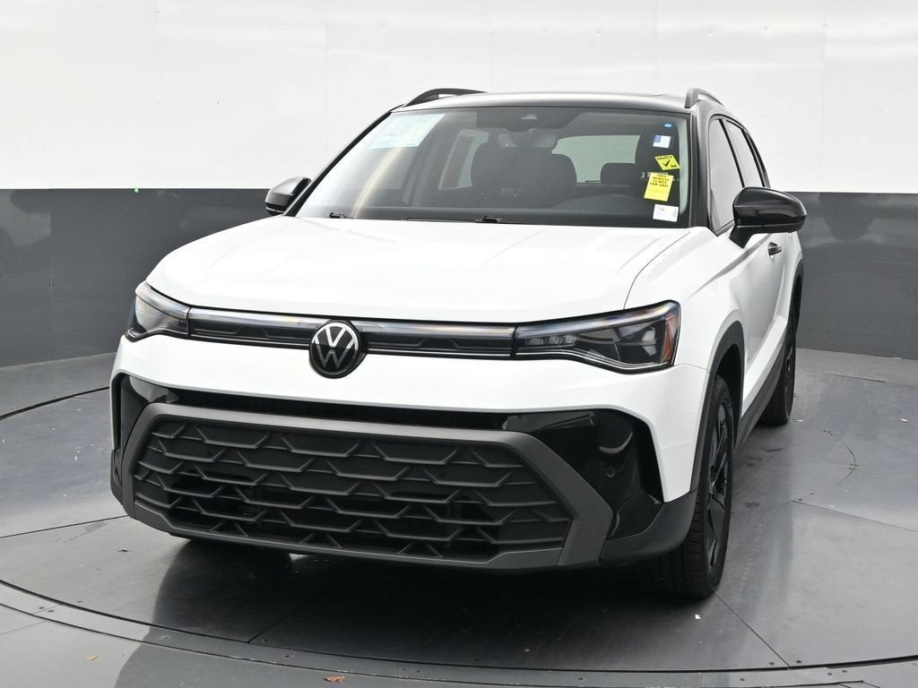 2025 Volkswagen Taos SE Black