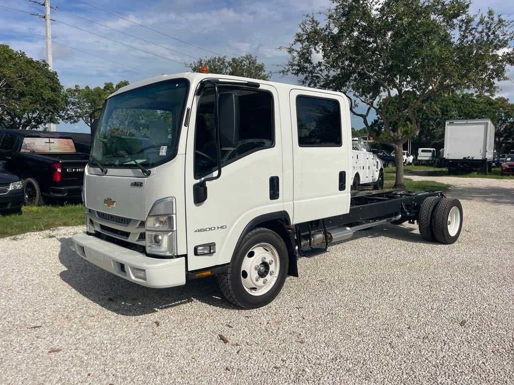 2024 Chevrolet Low Cab Forward 4500 1WT