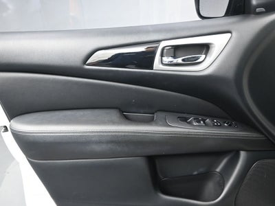 2020 Nissan Pathfinder SV