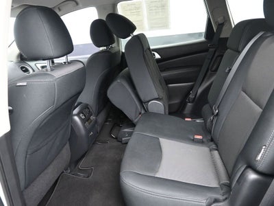 2020 Nissan Pathfinder SV