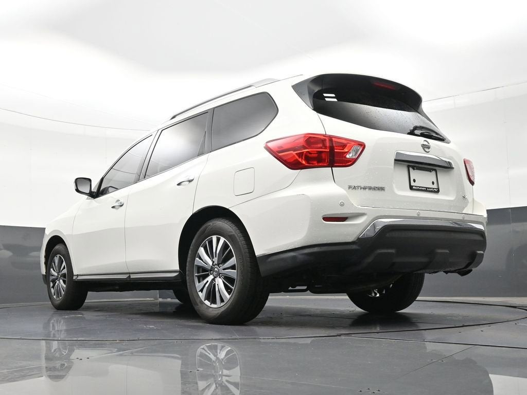 2020 Nissan Pathfinder SV