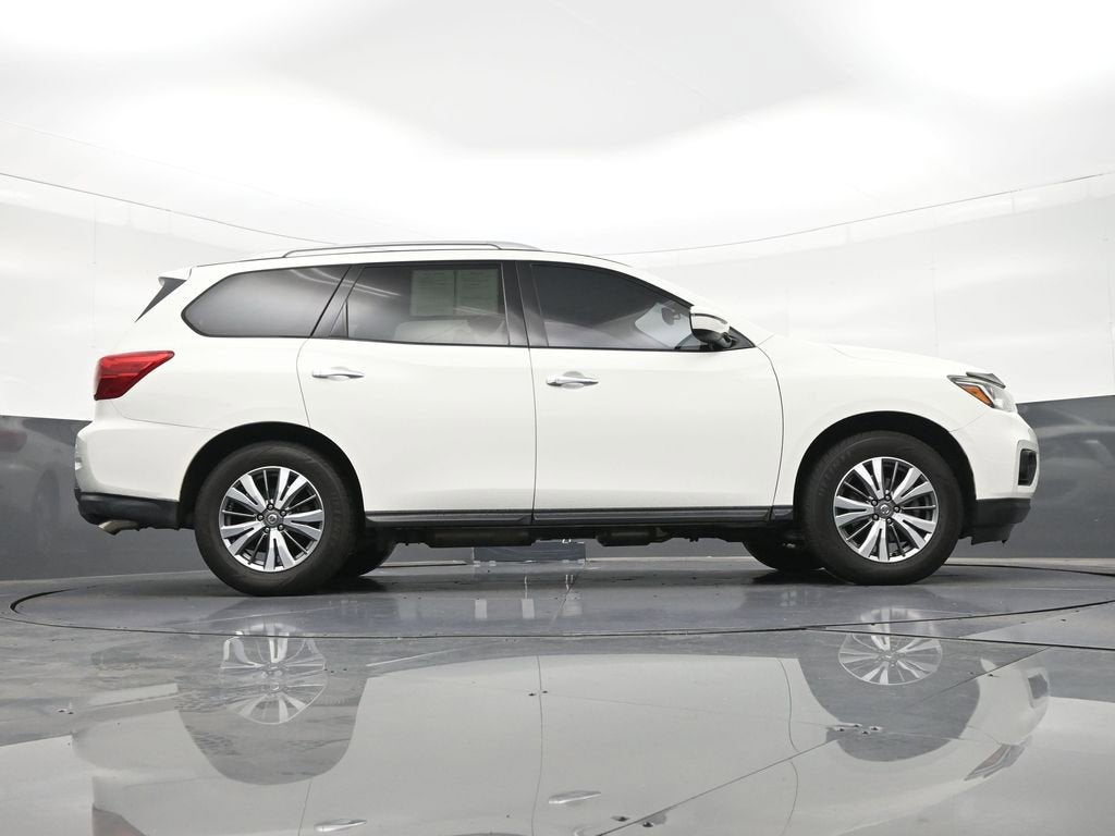 2020 Nissan Pathfinder SV