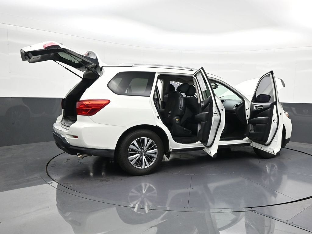 2020 Nissan Pathfinder SV