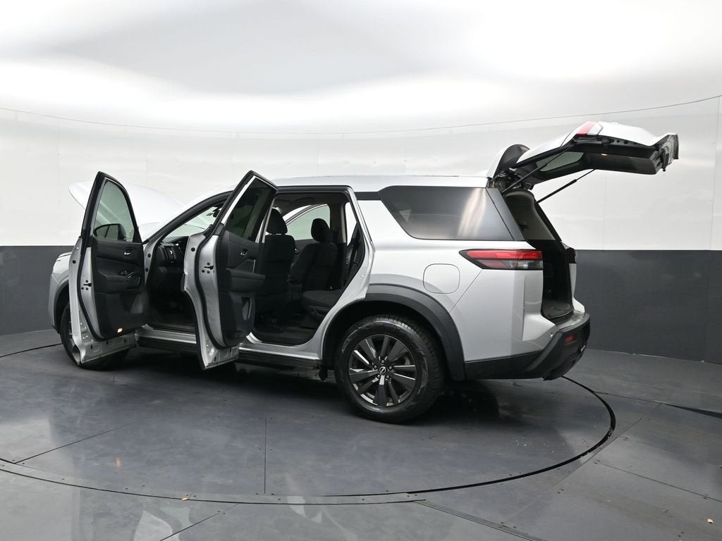 2022 Nissan Pathfinder S